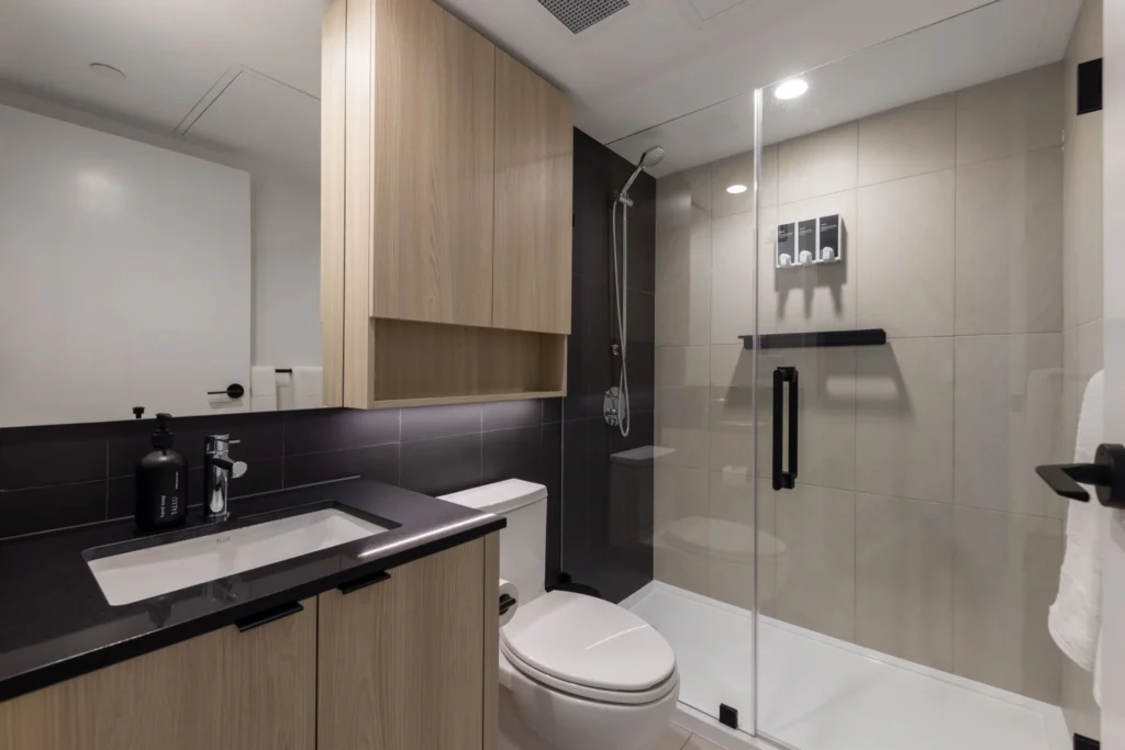 one-bed-bathroom